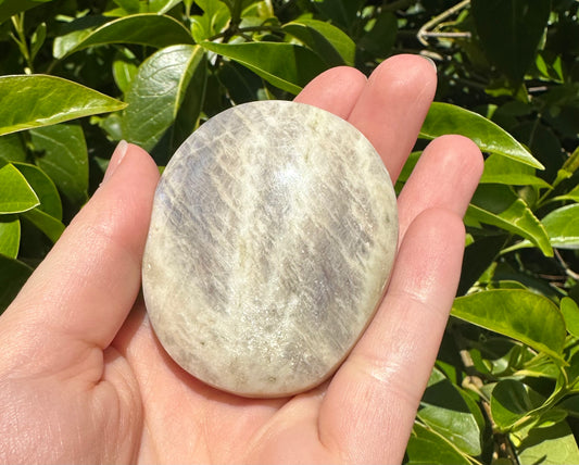 Moonstone Palm Stone